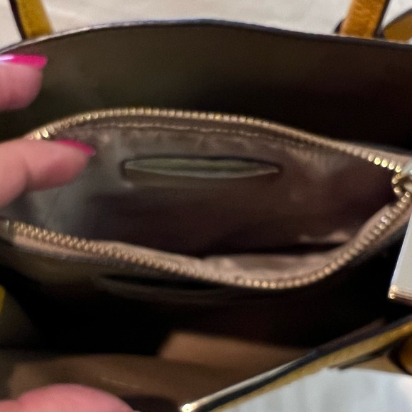 Michael Kors Mercer Messenger Golden yellow Crossbody MSRP $195 - Picture 2 of 6